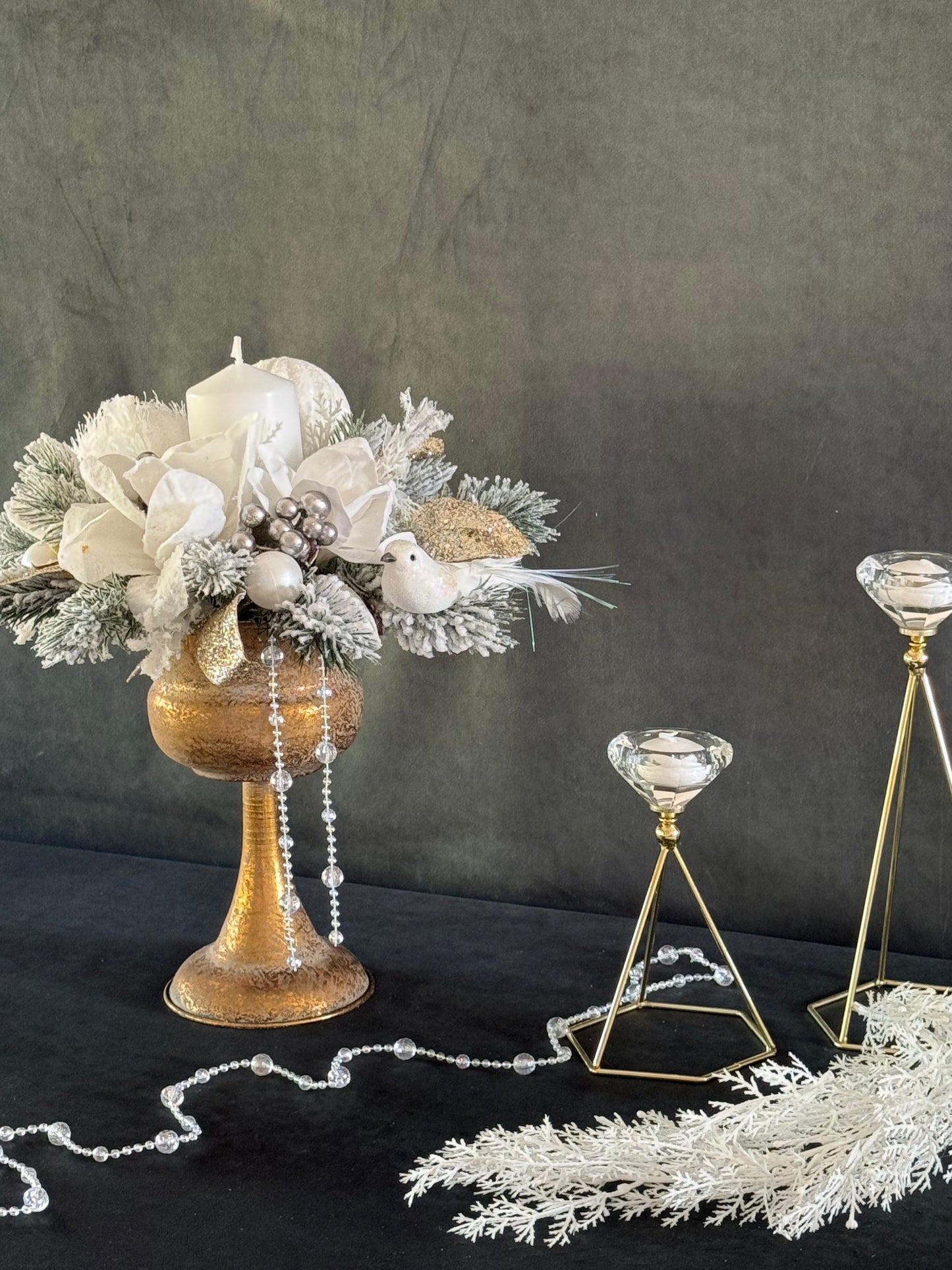 Sesil, Seasonal Decoration