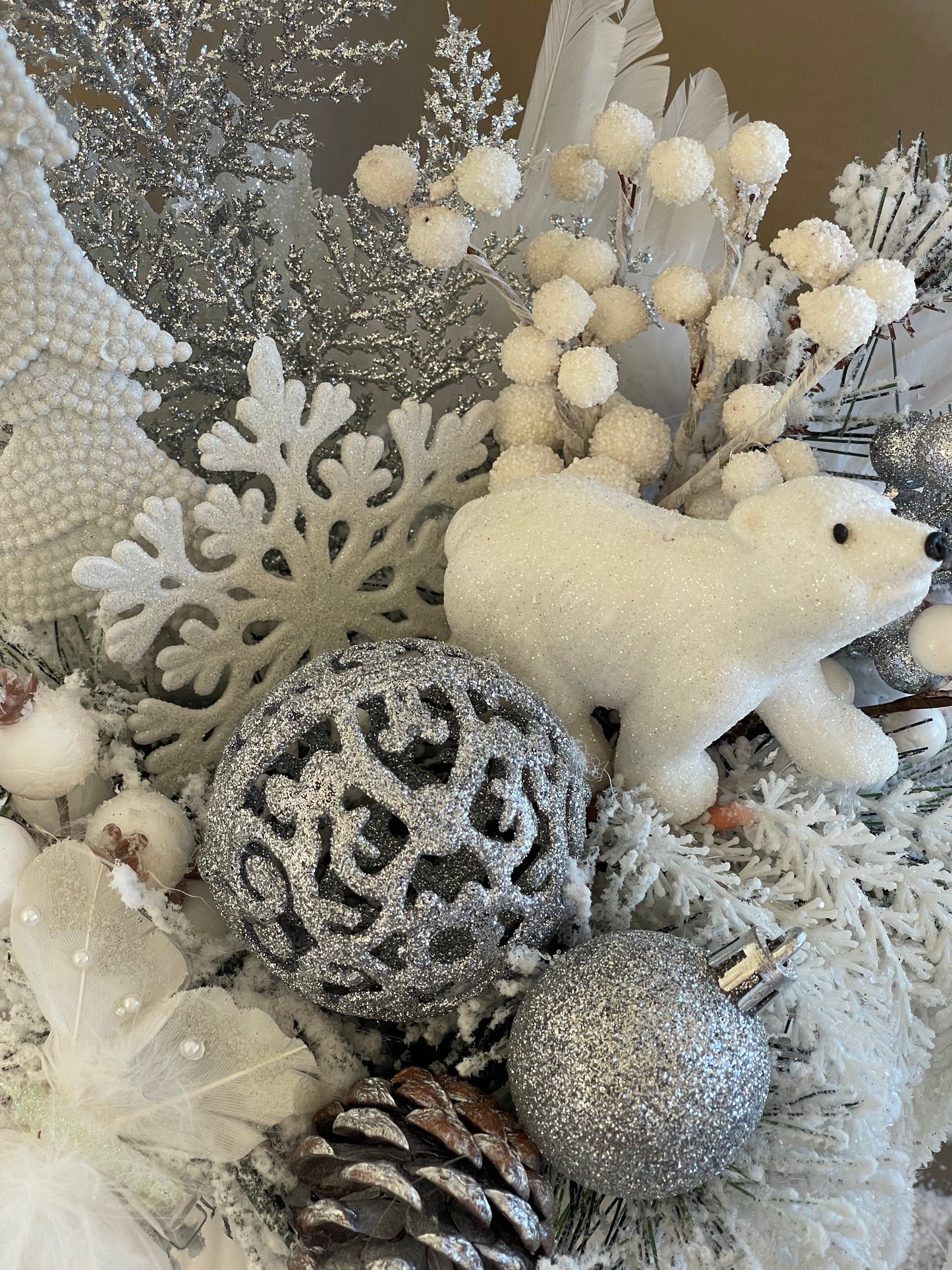 Sintia, Seasonal Decoration